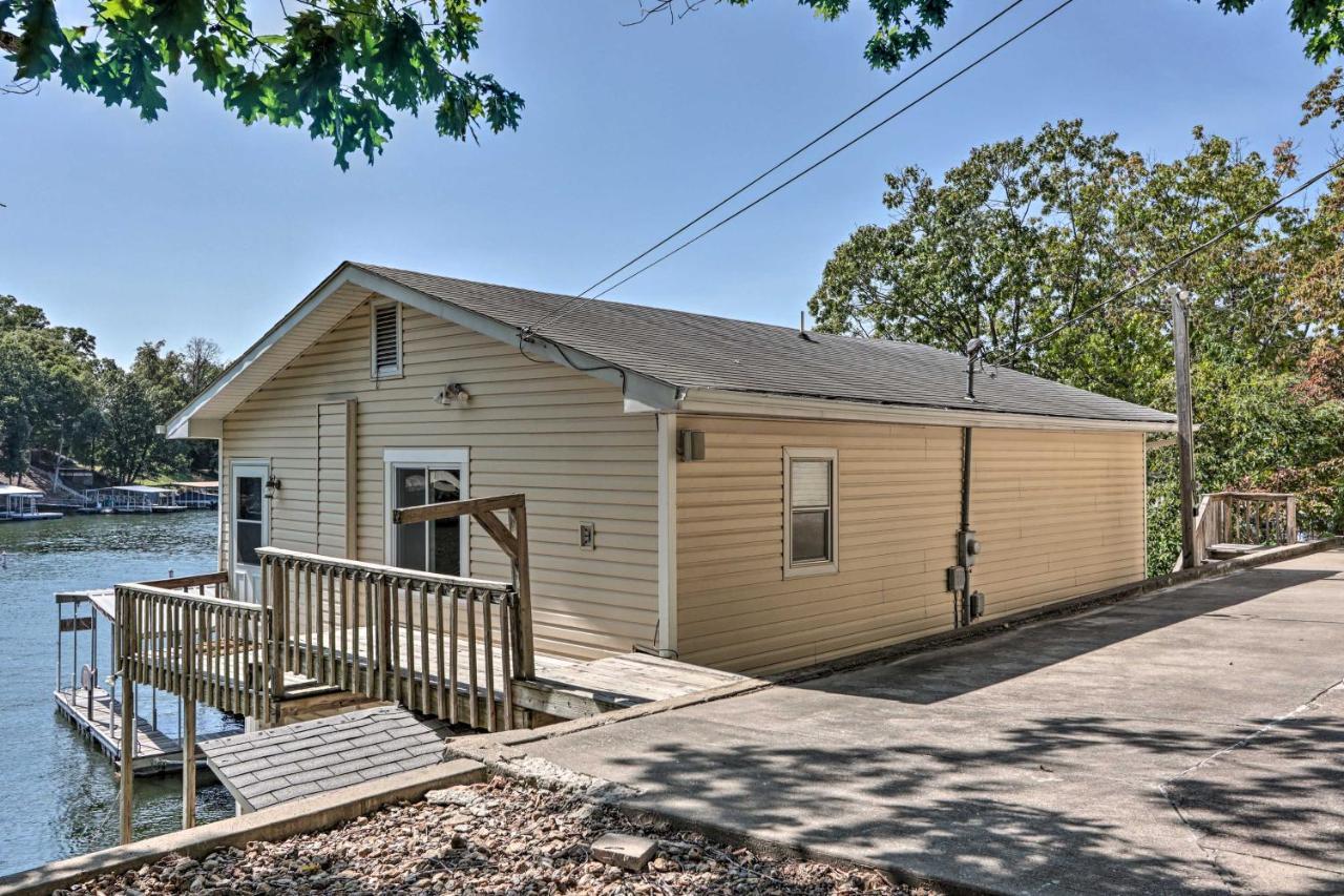 On-The-Water Retreat With Dock Pet Friendly! Villa Lake Ozark Ngoại thất bức ảnh