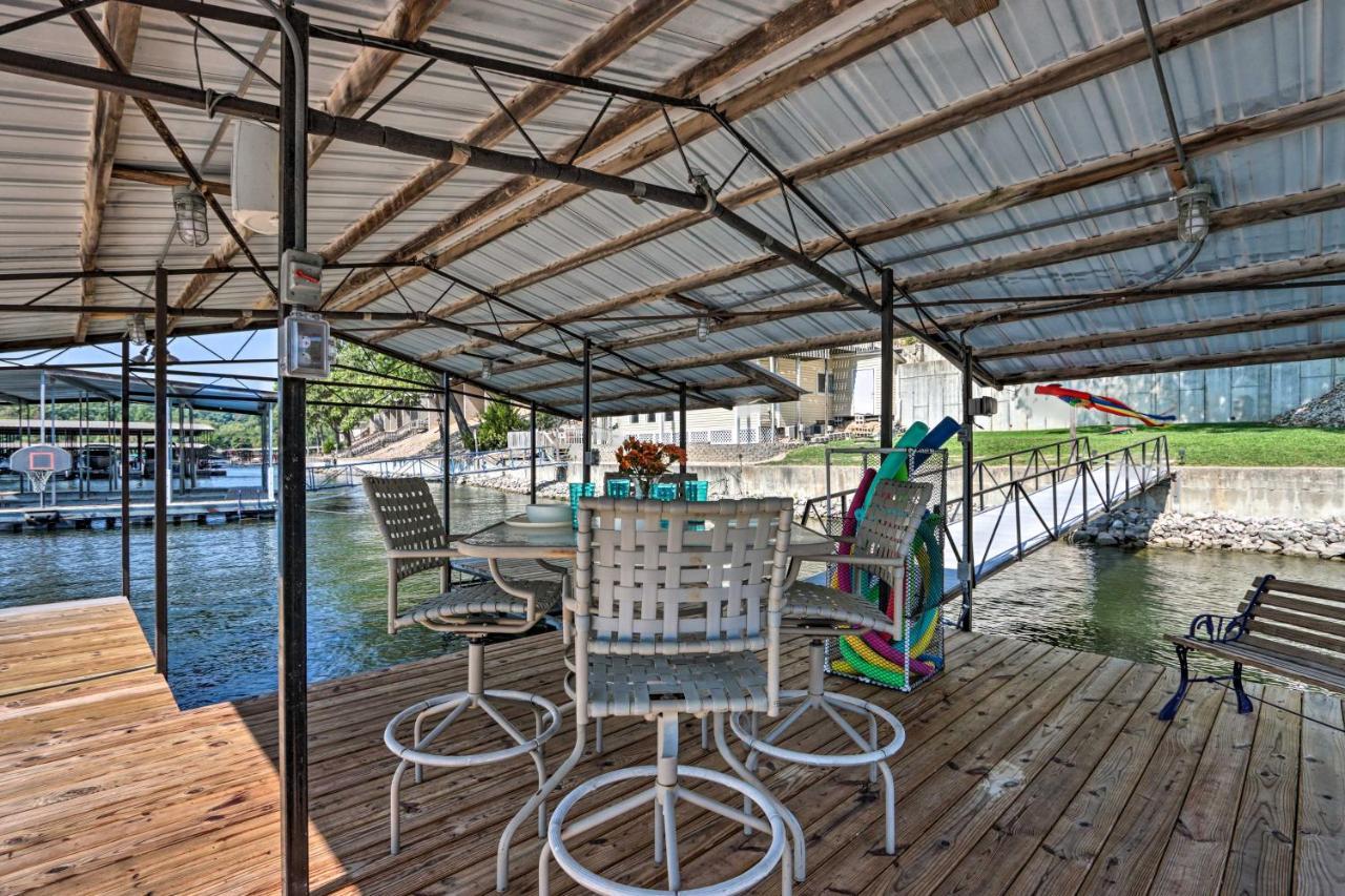 On-The-Water Retreat With Dock Pet Friendly! Villa Lake Ozark Ngoại thất bức ảnh