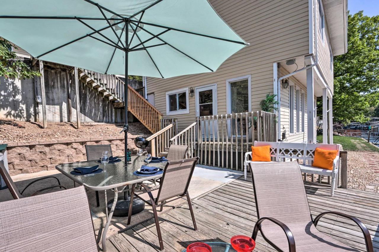 On-The-Water Retreat With Dock Pet Friendly! Villa Lake Ozark Ngoại thất bức ảnh