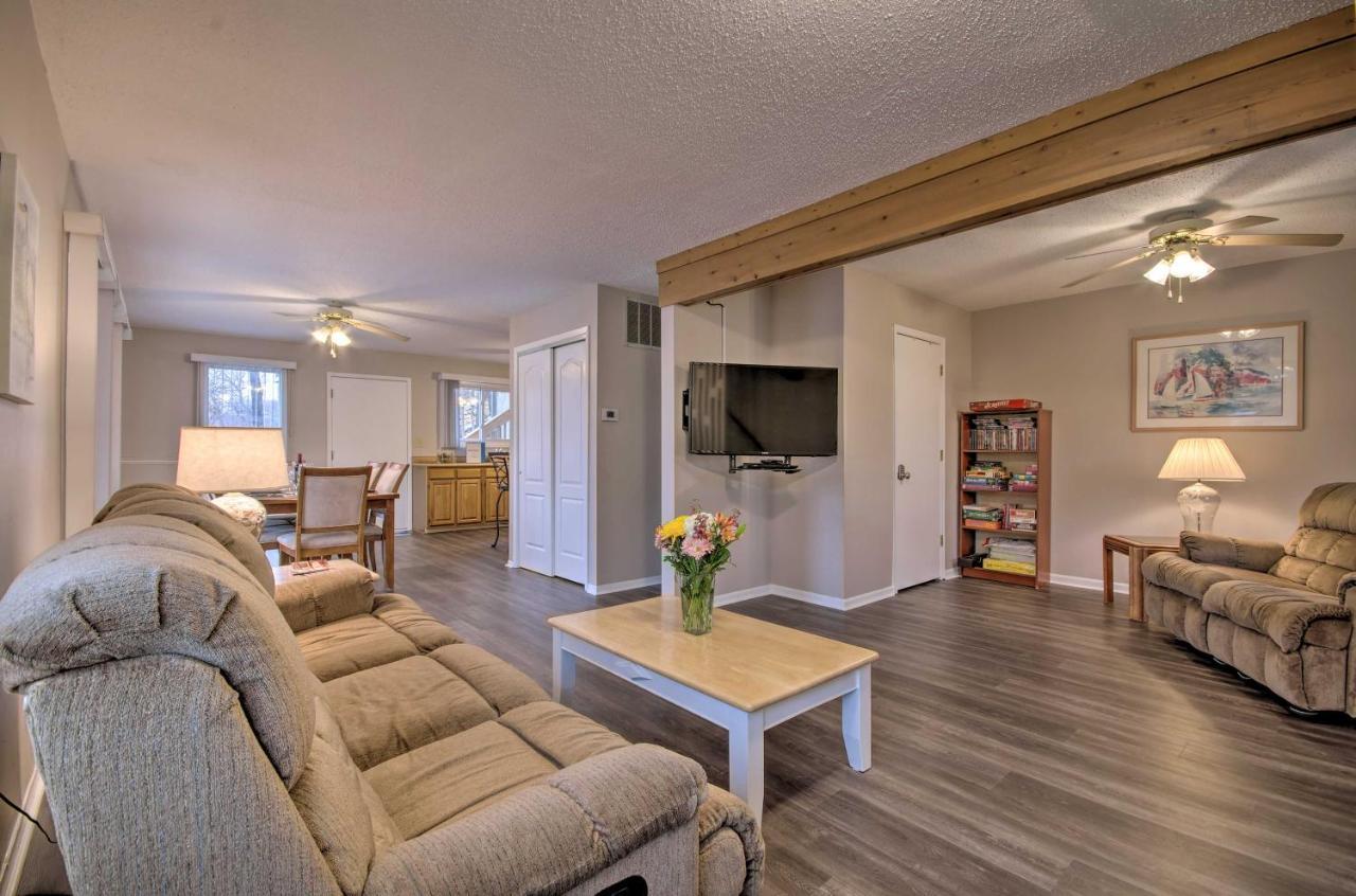 On-The-Water Retreat With Dock Pet Friendly! Villa Lake Ozark Ngoại thất bức ảnh