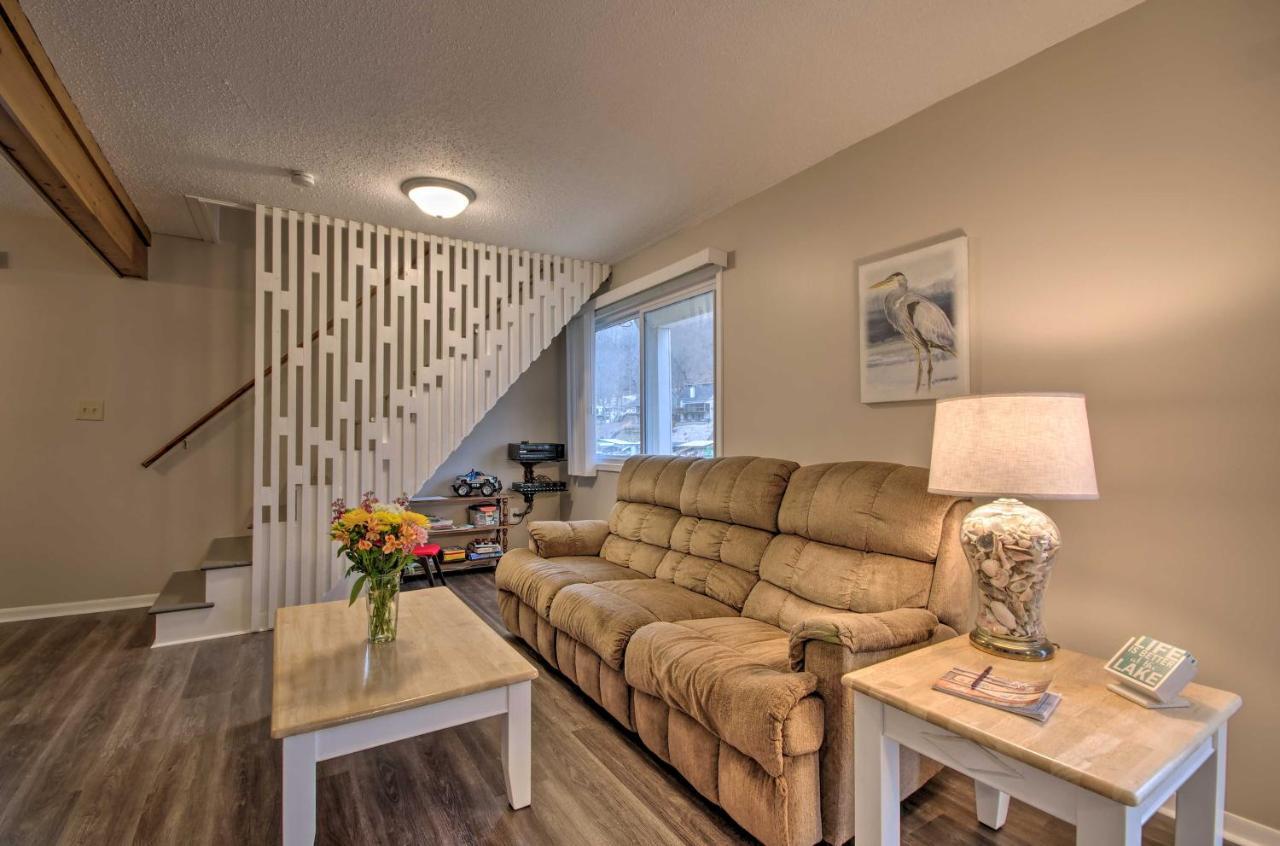 On-The-Water Retreat With Dock Pet Friendly! Villa Lake Ozark Ngoại thất bức ảnh
