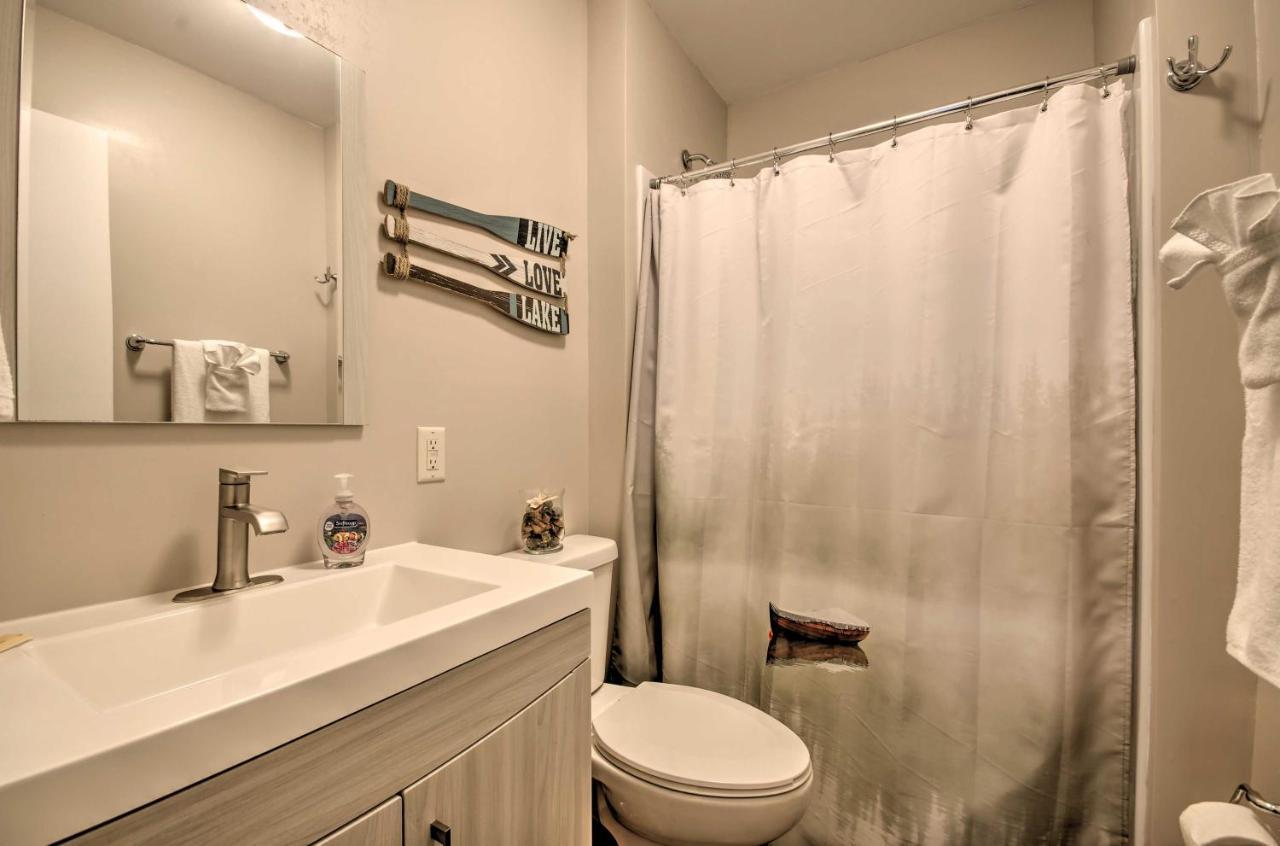 On-The-Water Retreat With Dock Pet Friendly! Villa Lake Ozark Ngoại thất bức ảnh